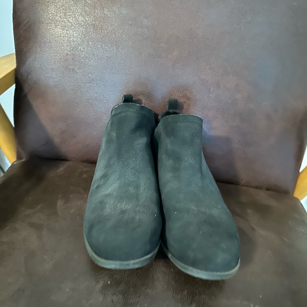 Toms women’s Black Booties